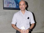 Sooraj R. Barjatya Film Lista  (Filmografia)  Sooraj R. Barjatya Film Lista  (Filmografia)